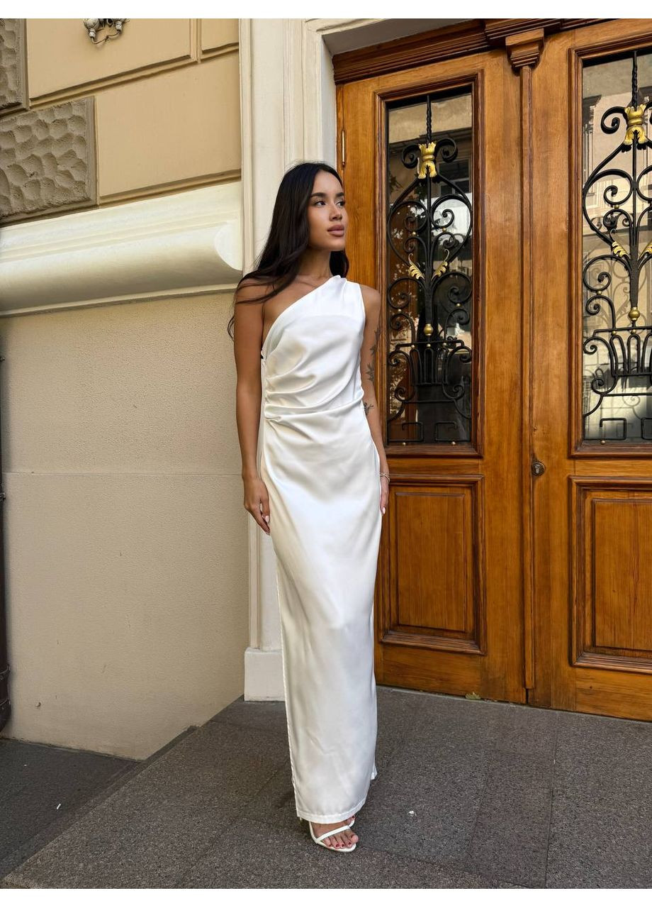 Молочное вечернее шелковое платье макси молочного цвета 34377 а-силуэт Fashion однотонное