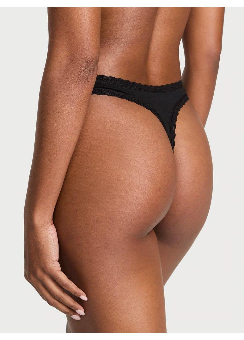 Трусики-стринги женские хлопковые The Lacie Cotton Lace-Waist Thong черные Victoria's Secret (348059497)