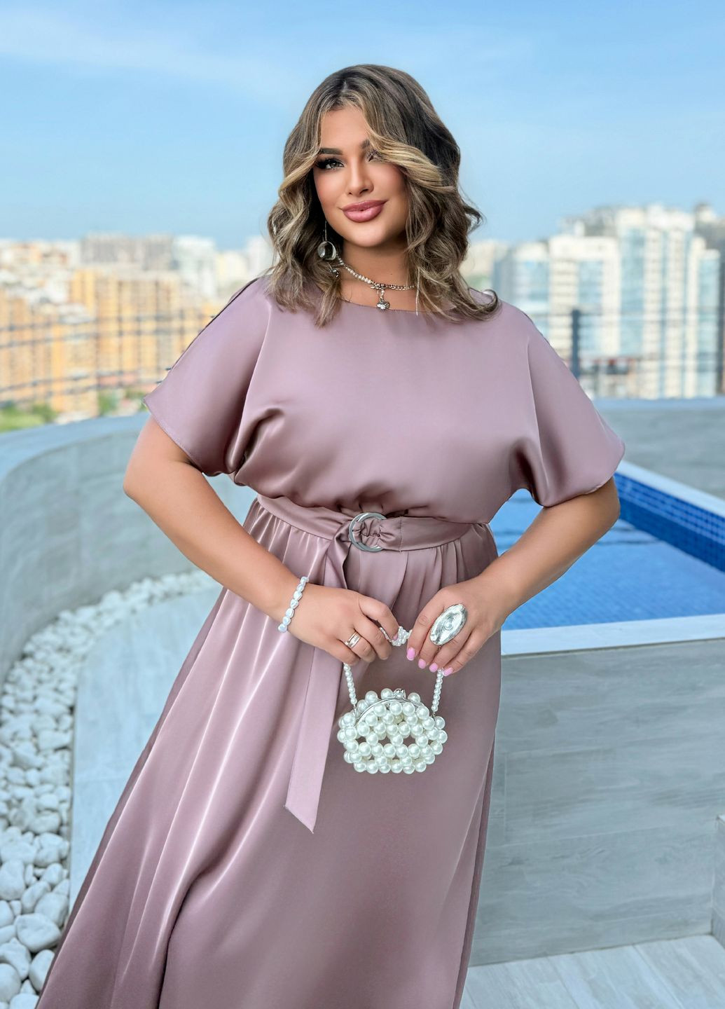 Темно-бежевое праздничный, коктейльное, вечернее вечернее платье шелковое макси длины с открытой спиной и поясом колокол, с открытой спиной No Brand однотонное