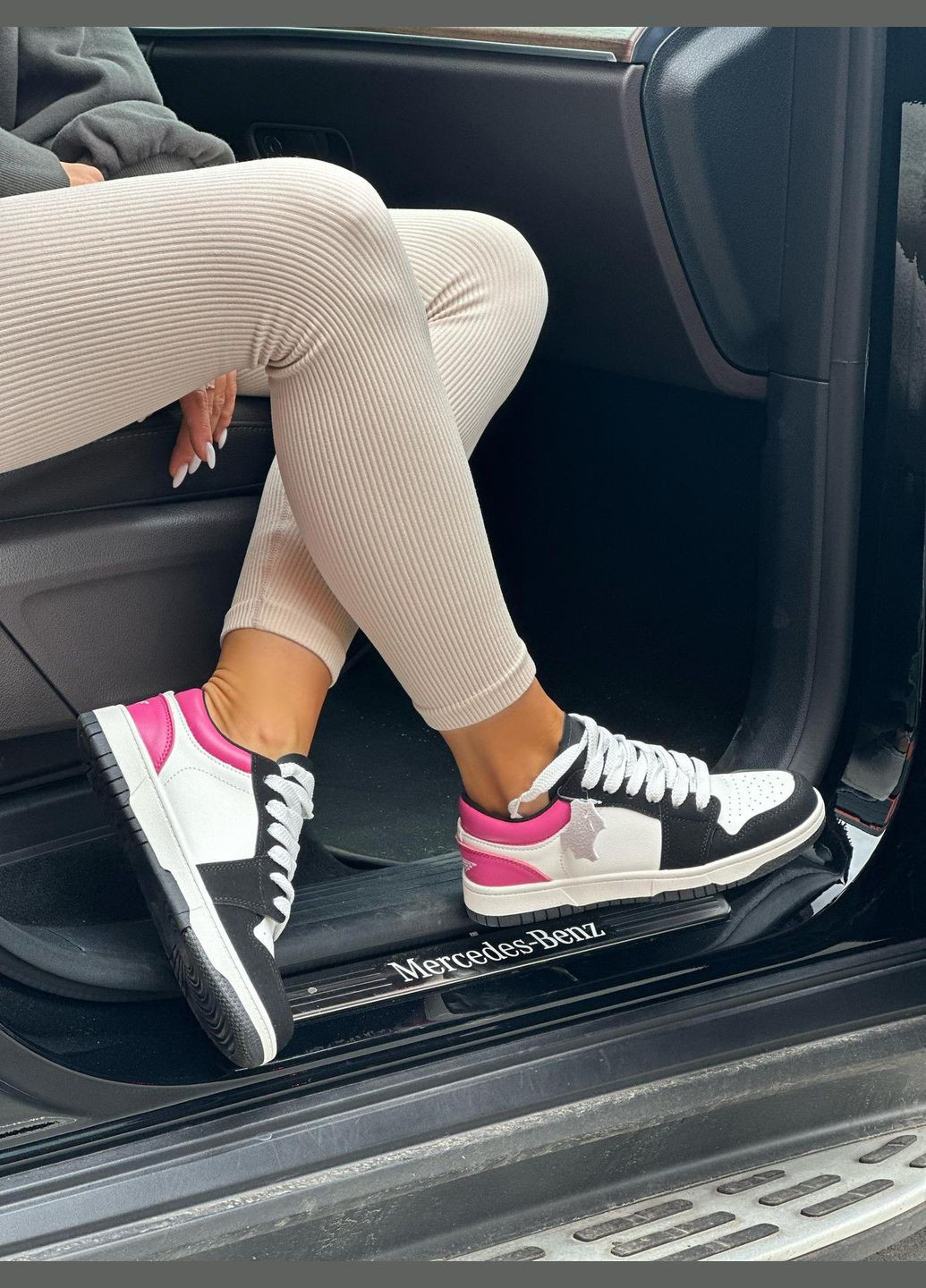 Цветные кеды женские черные белые розовые повседневные стильные демисезонные No Brand