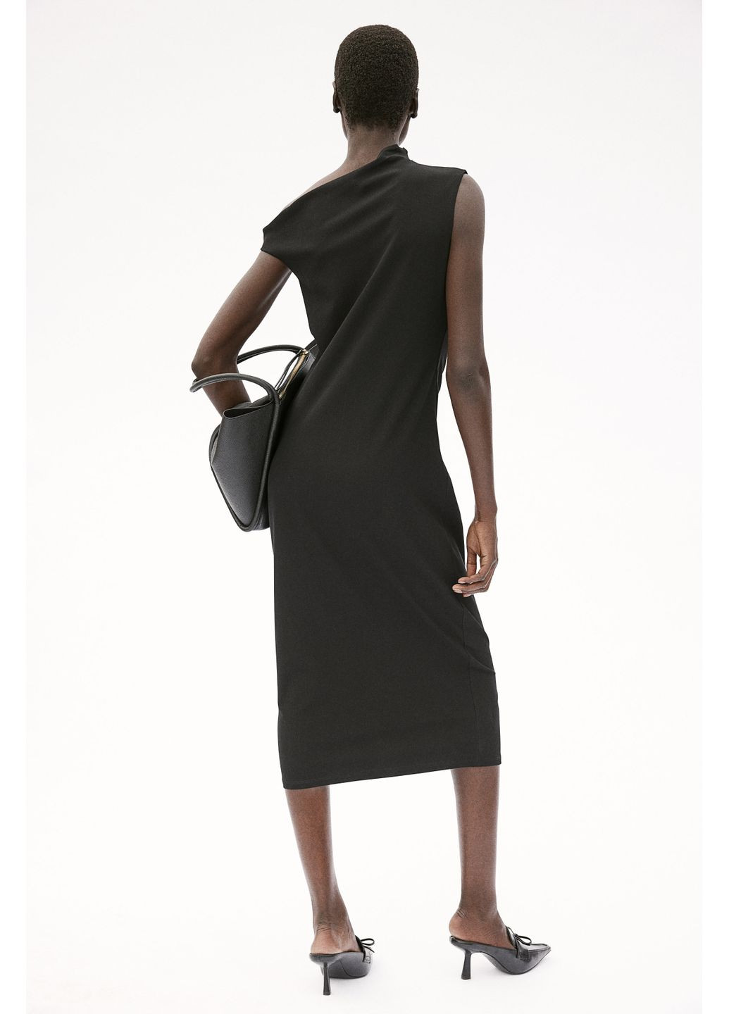Чорна сукня чорна довжиною до ікри, що облягає, без рукавів, з асиметричним вирізом та одним відкритим плечем xxl H&M однотонна