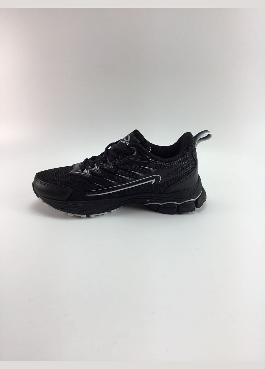 Чорні літні жіночі кросівки Bona