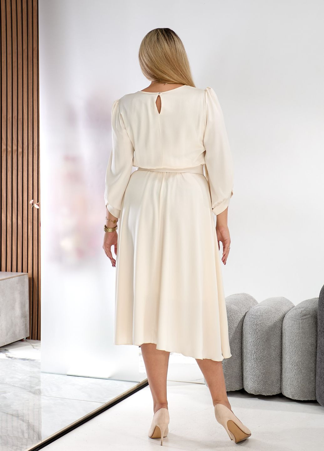 Светло-бежевое праздничный, коктейльное, вечернее вечернее платье миди с длинными рукавами и поясом колокол, а-силуэт No Brand однотонное