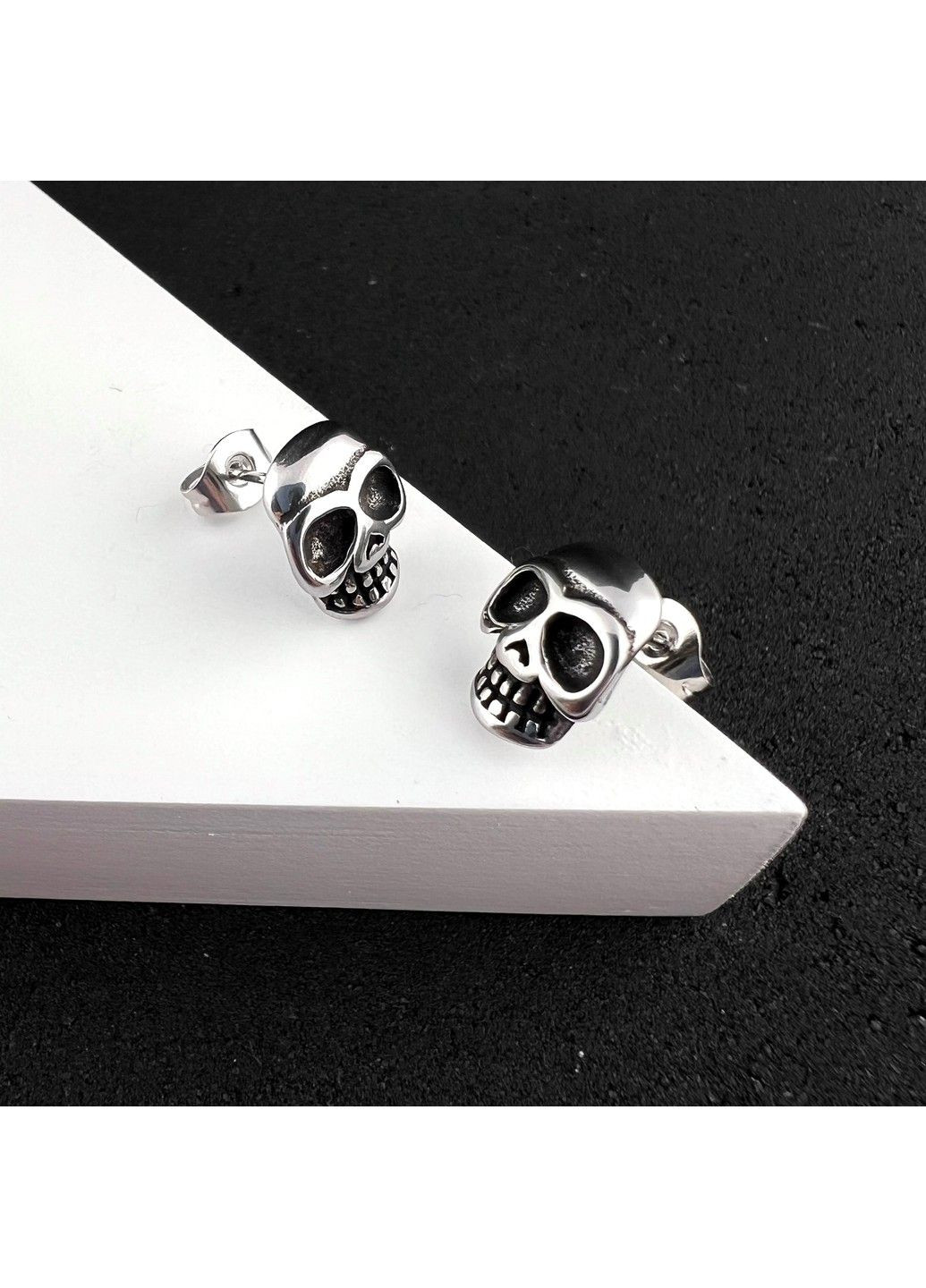 Готичні панк сережки у вигляді черепа із медичної сталі ES-069 No Brand (299330566)