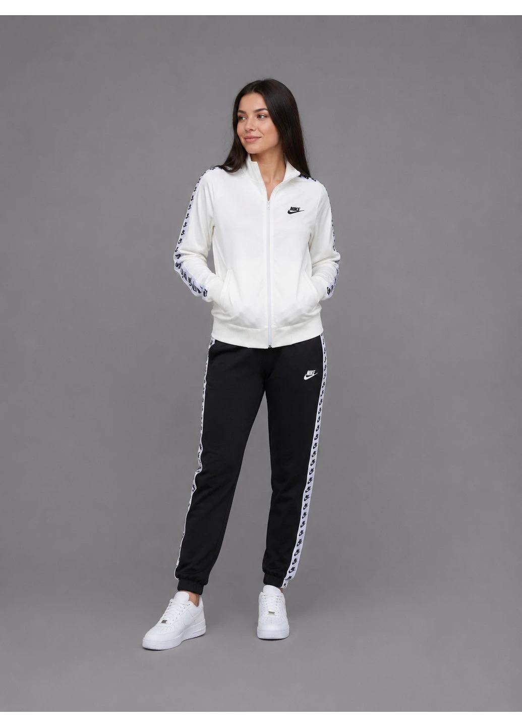 Костюм Nk лампасы: кофта-штаны 2 пары носков в подарок! No Brand (401047067)