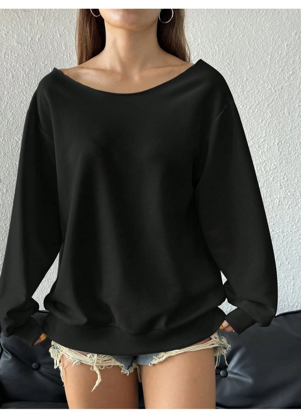 Черный свитшот SHEIN однотонный (382571087)