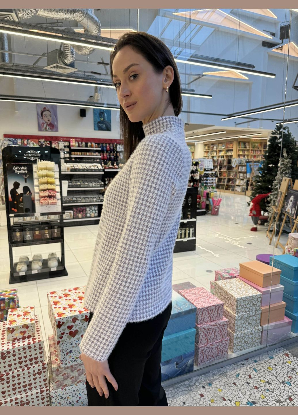 Комбінована теплий джемпер з м'якого фактурного трикотажу 1332 біло-бузковий Cat Orange