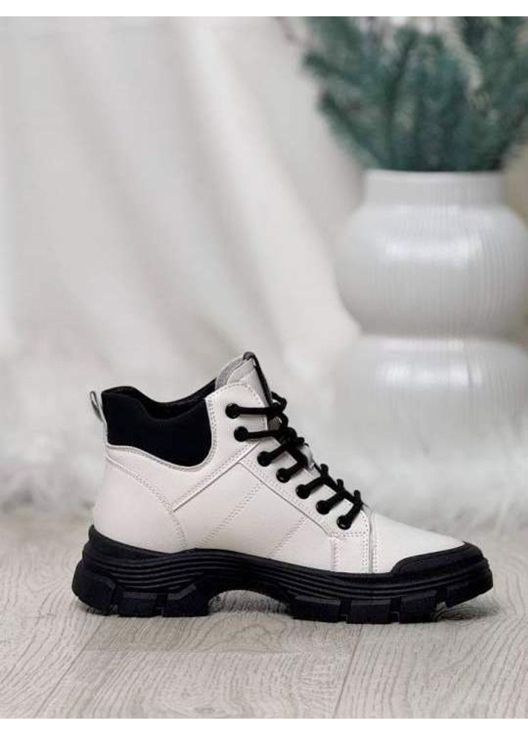 Зимние ботинки женские зимние на меху белые (n033) Loretta прессованная кожа