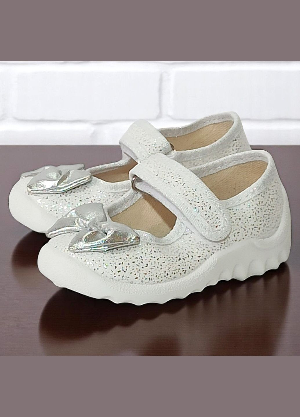 Ортопедичні тапочки капчики на липучці для дівчинки змінне взуття в садочок Валді Waldi (332183204)