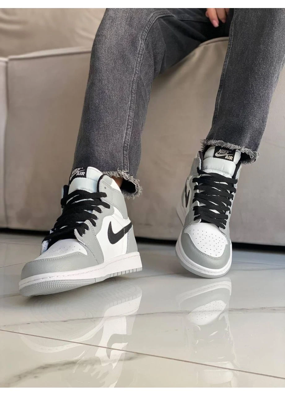 Белые летние кроссовки nike air jordan 1 retro high grey white black найк аир джордан No Brand