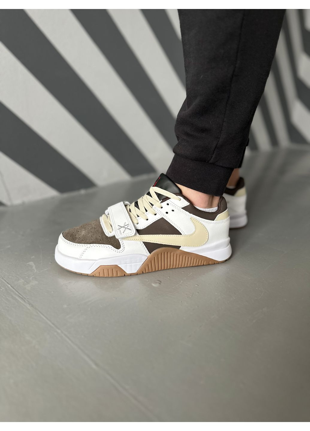 Комбіновані Осінні кросівки чоловічі nike travis scott x jordan cut the check reverse mocha найк тревіс скот No Brand