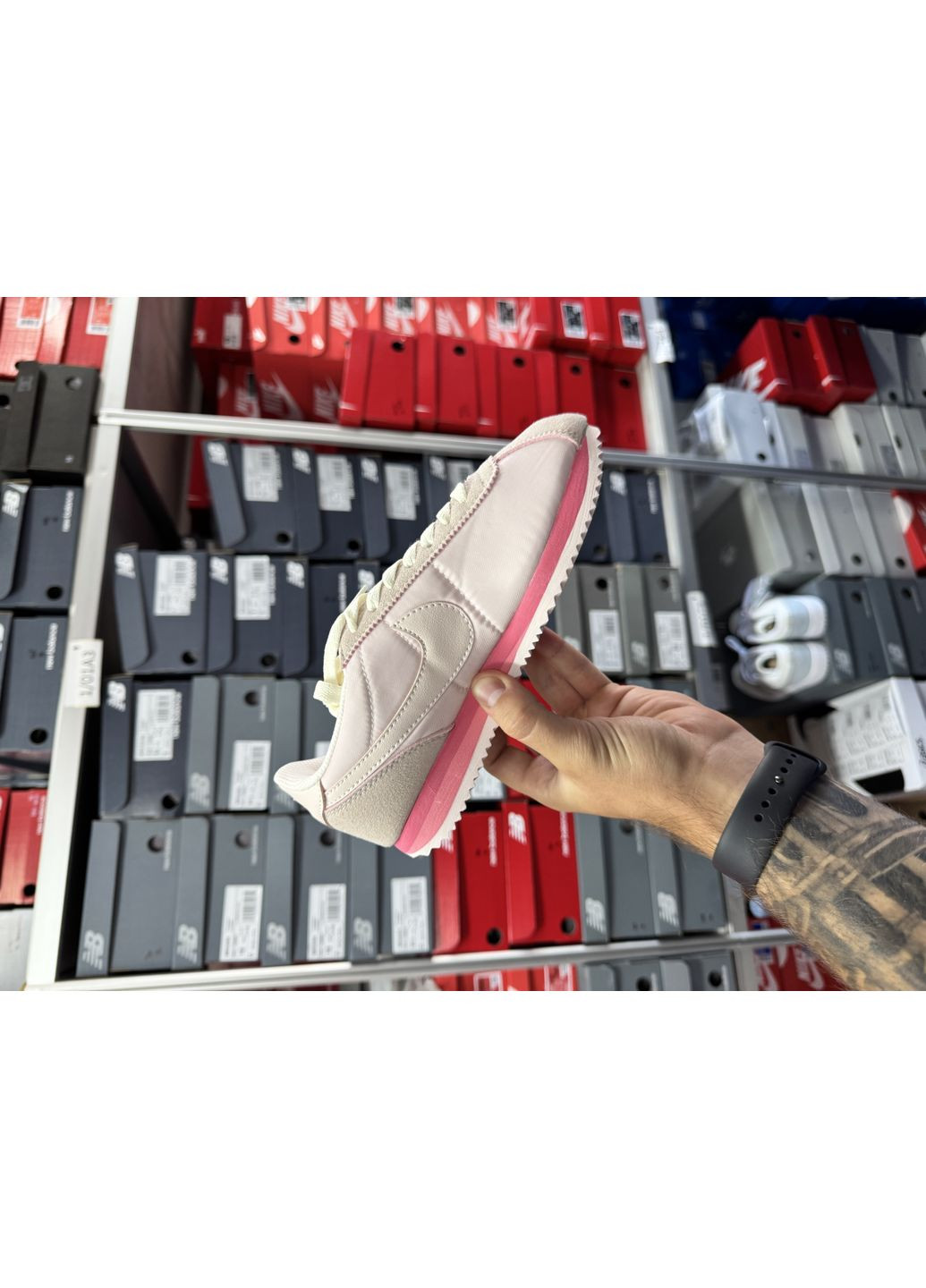 Светло-розовые всесезонные кроссовки cortez light soft pink coral Nike