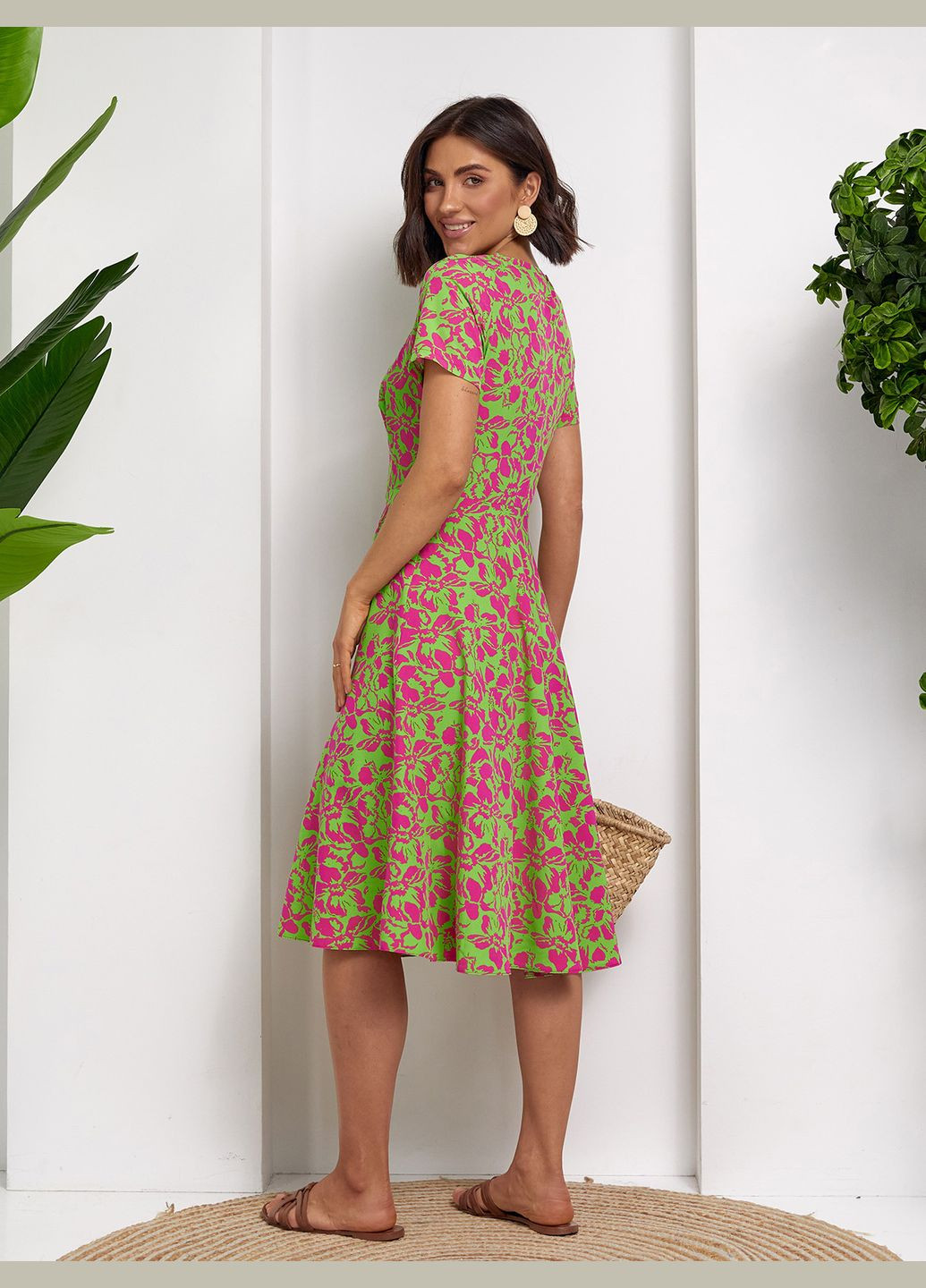 Салатовое повседневный платья ISSA PLUS с цветочным принтом