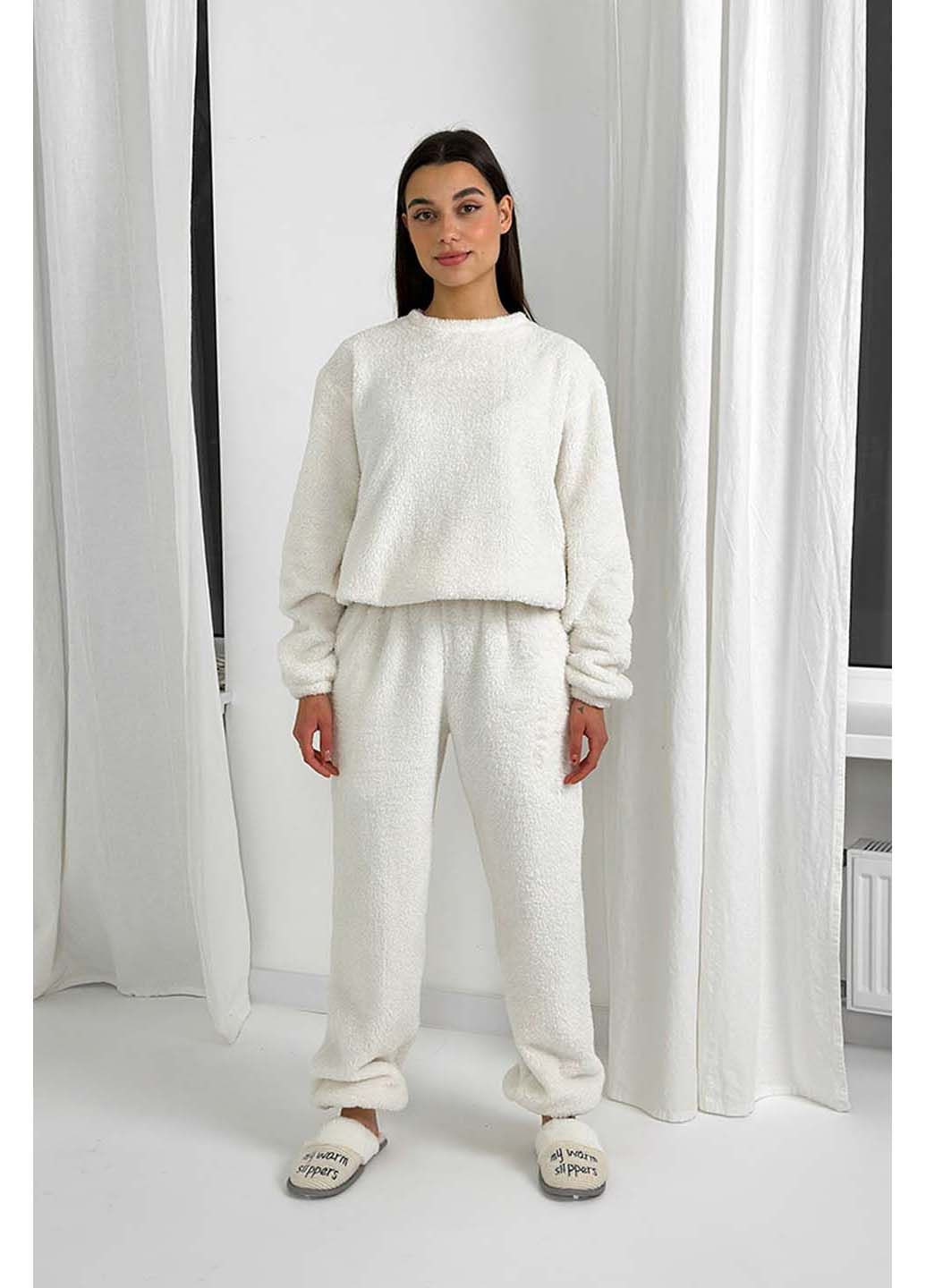 Молочная пижама из плюша Perfect Female