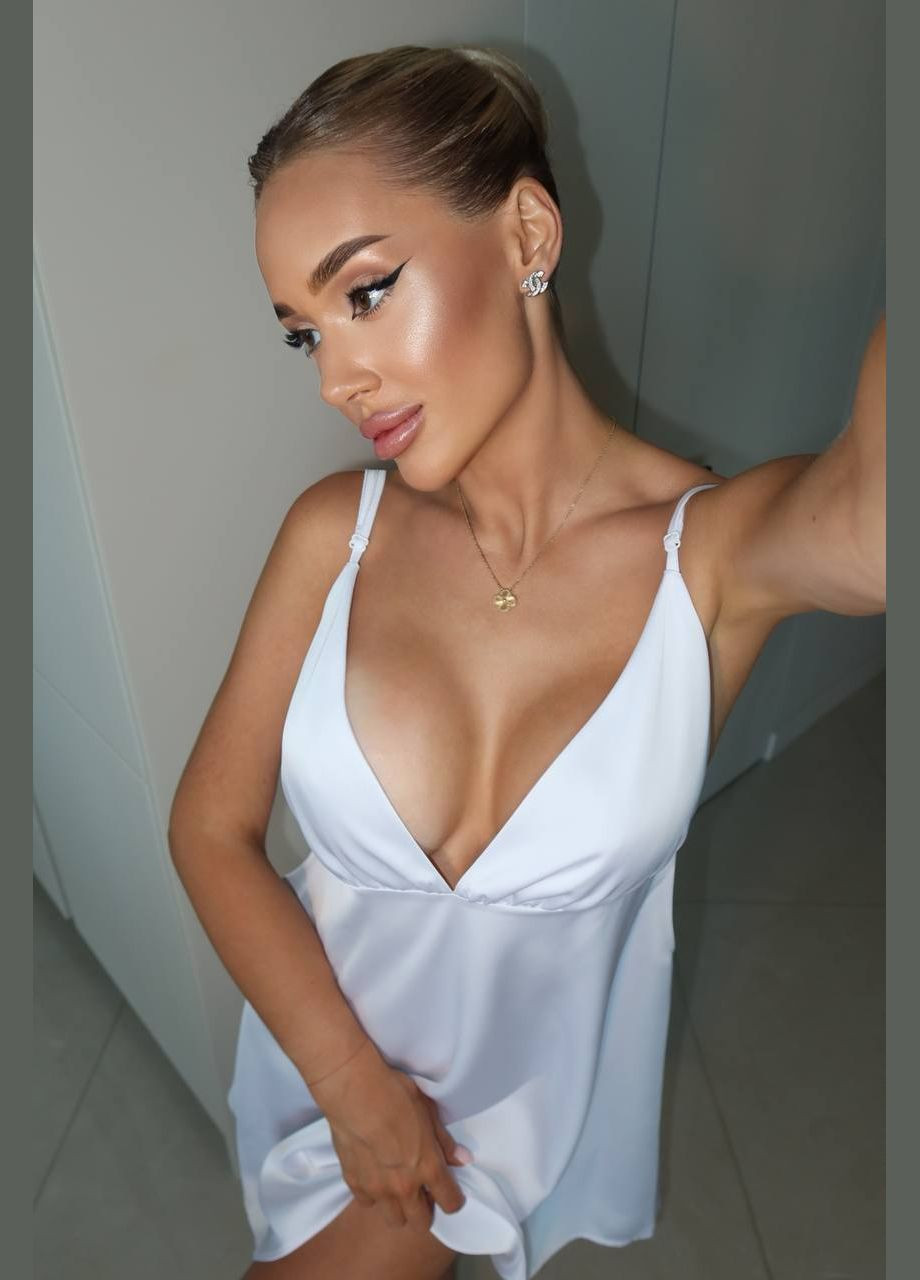 Білий ніжна біла сукня-комбінація з відкритим декольте No Brand однотонна
