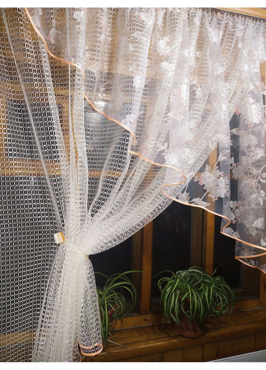 Занавеска готова короткая кухонная Фаина молочная веточка персик правая No Brand (372134035)