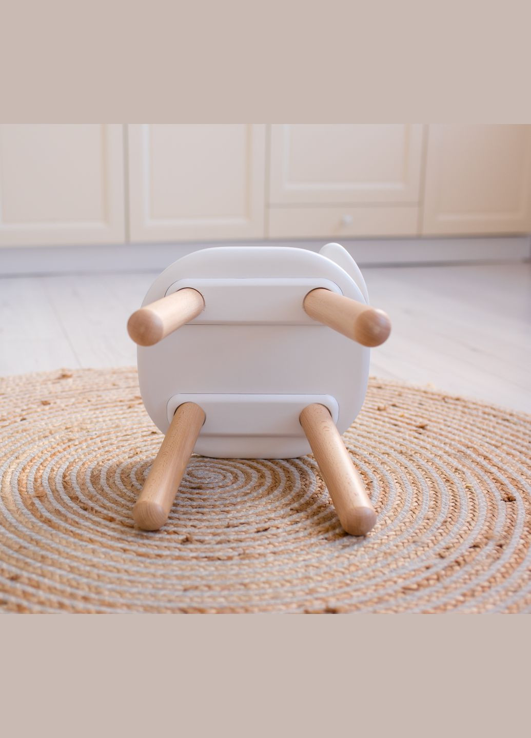 Дитячий столик і два стільчики з бука білі для дітей 2-4 років з додатковими ніжками "на виріст" Tatoy (292564932)