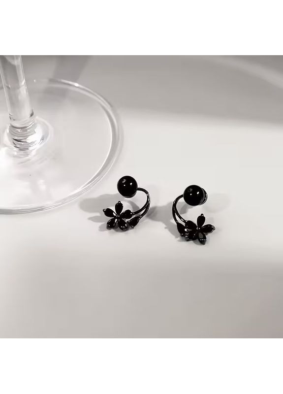 Вінтажні сережки-цвяшки сріблясті з чорними стразами та квіточками 2 см Liresmina Jewelry (370887416)