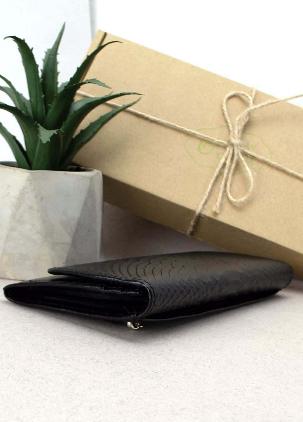 Подарунковий жіночий набір №91: гаманець Leona + обкладинка на паспорт (чорний пітон) HandyCover (283323777)