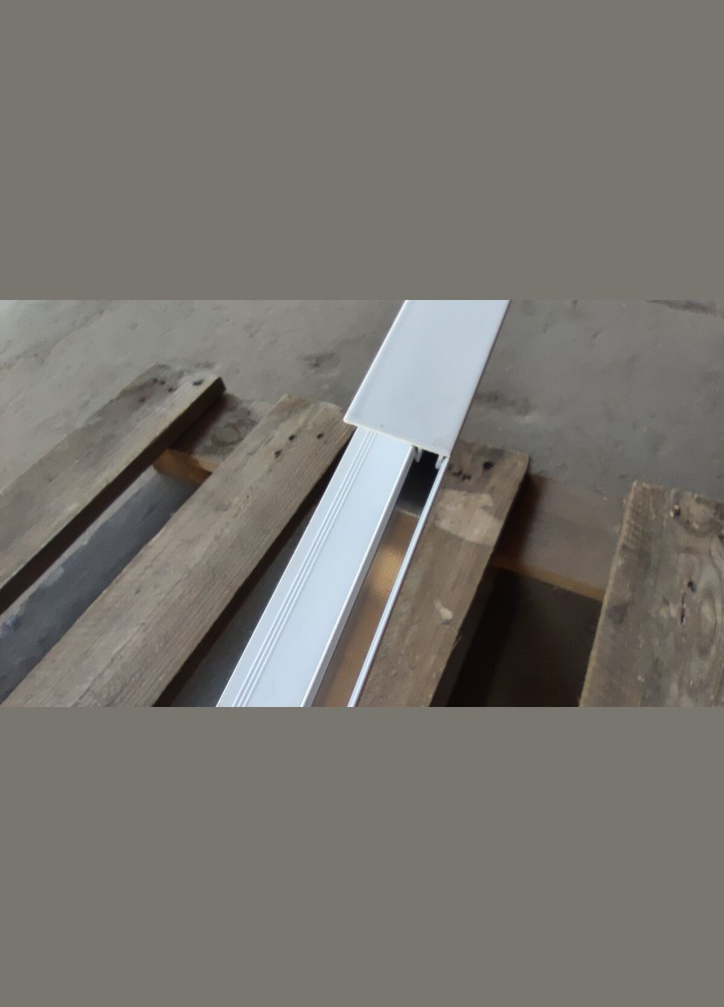 Профиль (торцевой) финишный алюминиевый для сайдинга 38,5х28х6000мм SW-00001728 Sticker Wall (341283902)