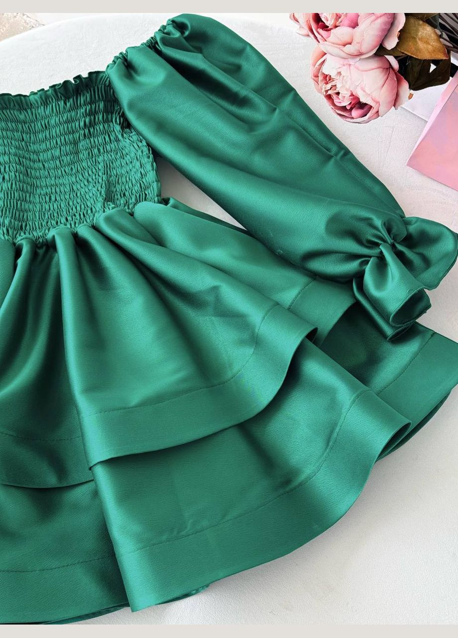 Зелена святковий сукня міні з відкритими плечима та пишними рукавами з відкритими плечима MonCher