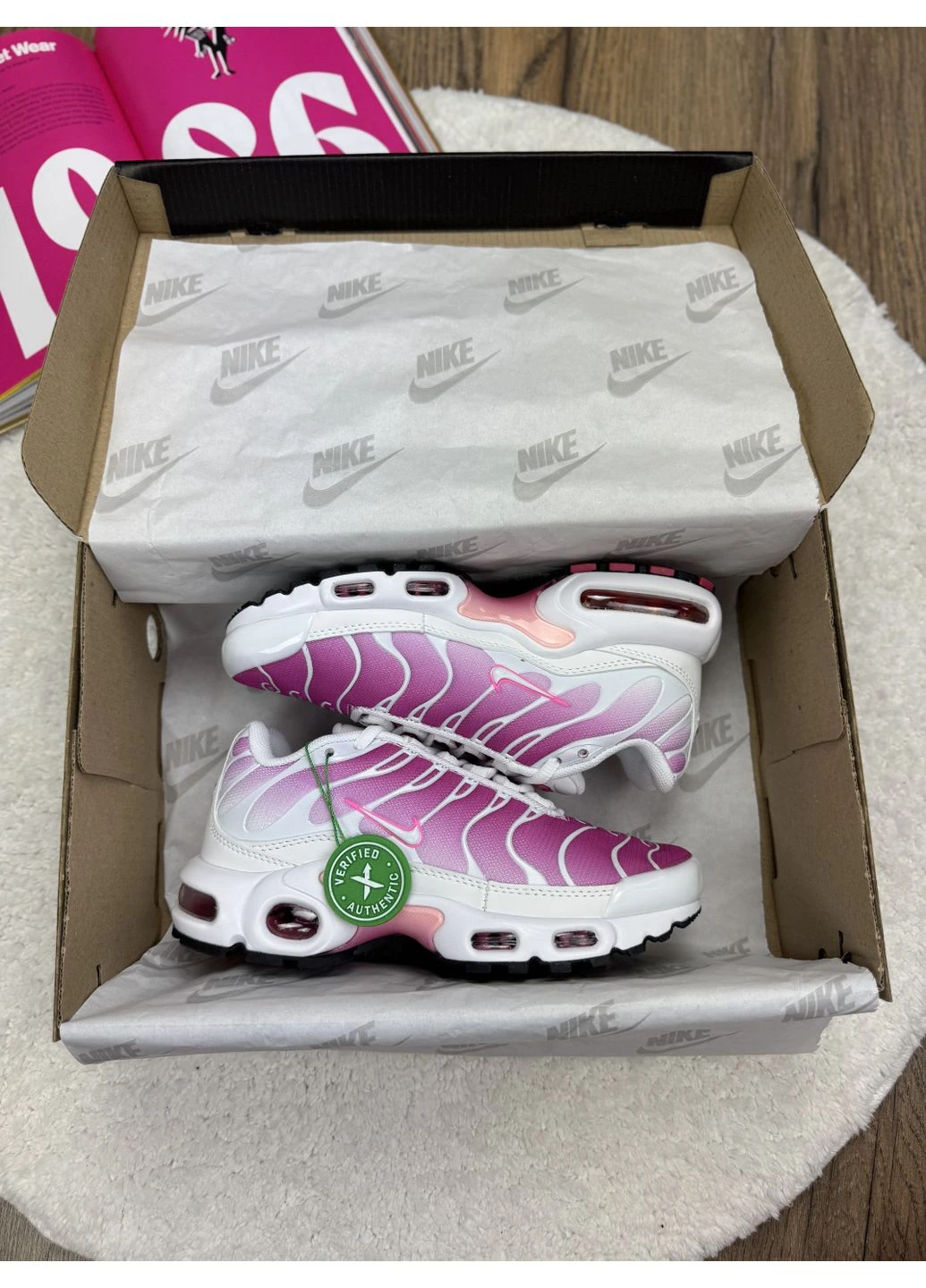 Розовые летние кроссовки nike air max tn plus hot pink найк аир макс тн плюс No Brand