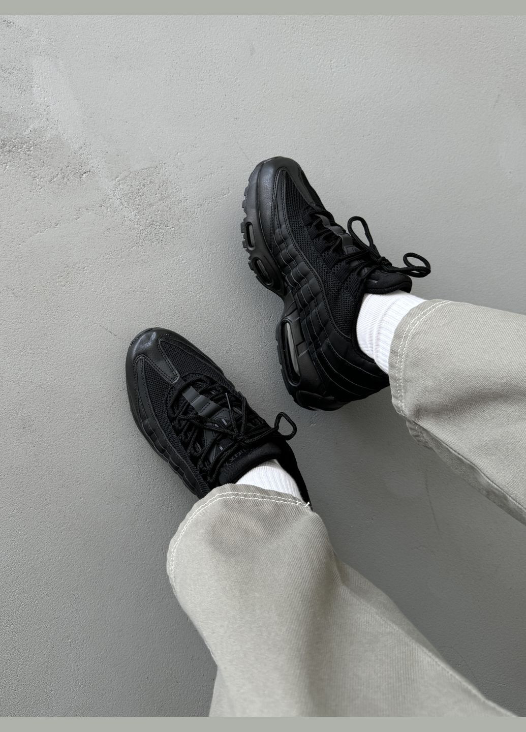 Черные демисезонные кроссовки мужские и женские nike air max 95 black | найк аир макс 95 черные No Brand