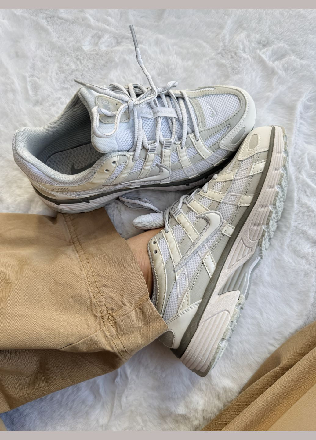 Білі Осінні кросівки чоловічі і жіночі nike p-6000 white grey | найк р-6000 білі No Brand