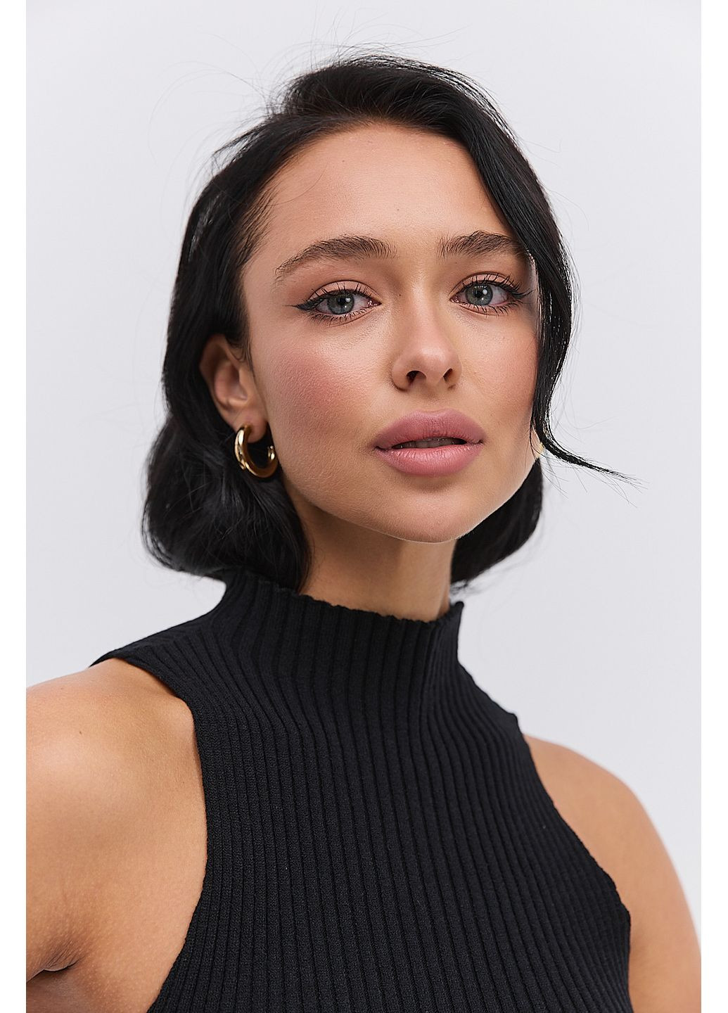 Черное длинное вязаное платье без рукавов Arjen