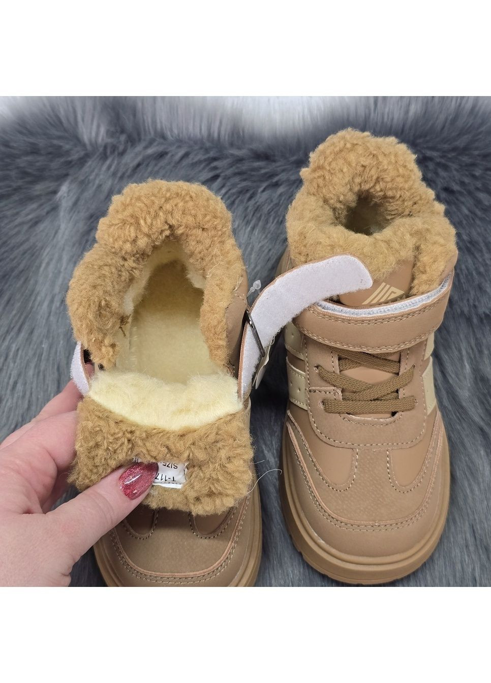 Светло-коричневые повседневные зимние ботинки детские для девочки светло-коричневые зимние на овчине. Tom.M