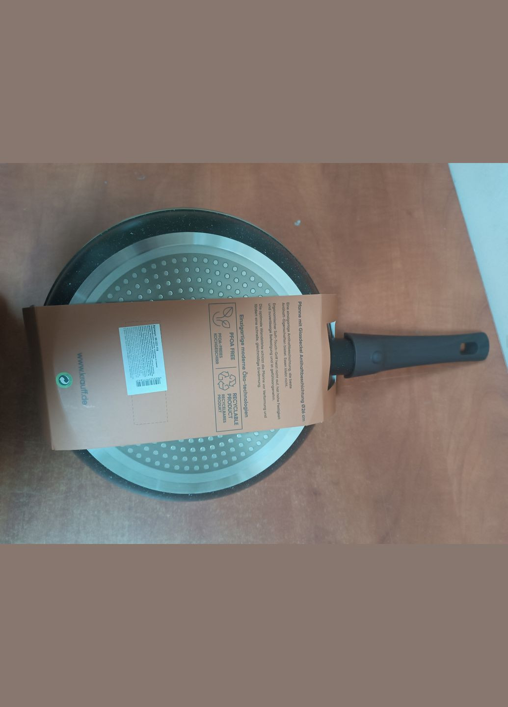 Сковорода с антипригарным покрытием и стеклянной крышкой 26 см (88-222-118) Krauff (334007380)