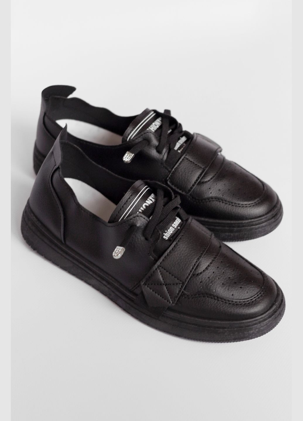 Чорні осінні кросівки жіночі чорного кольору на ліпучці Let's Shop