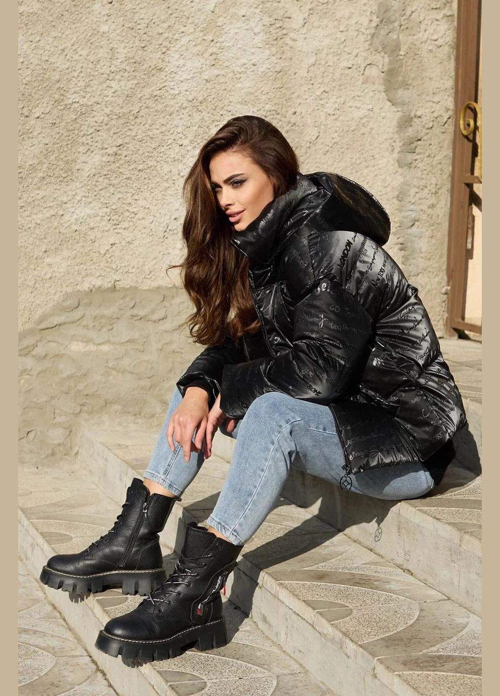 Черная демисезонная куртка пуховик Seventeen