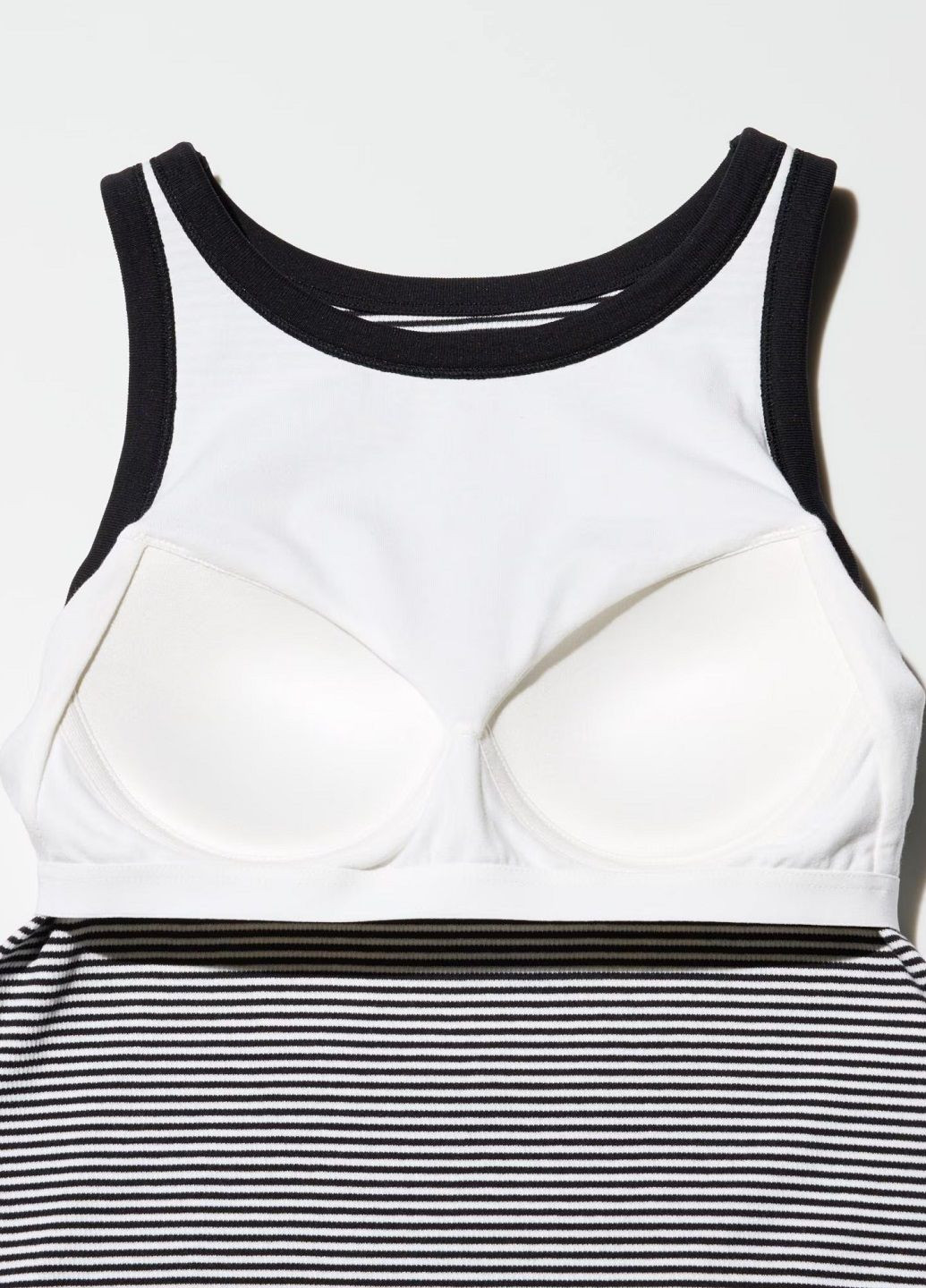 Темно-коричневое платье Uniqlo в полоску