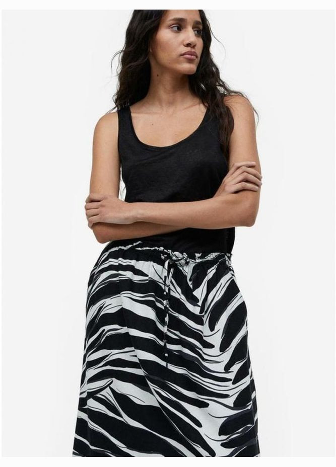 Черно-белая повседневная с рисунком юбка H&M