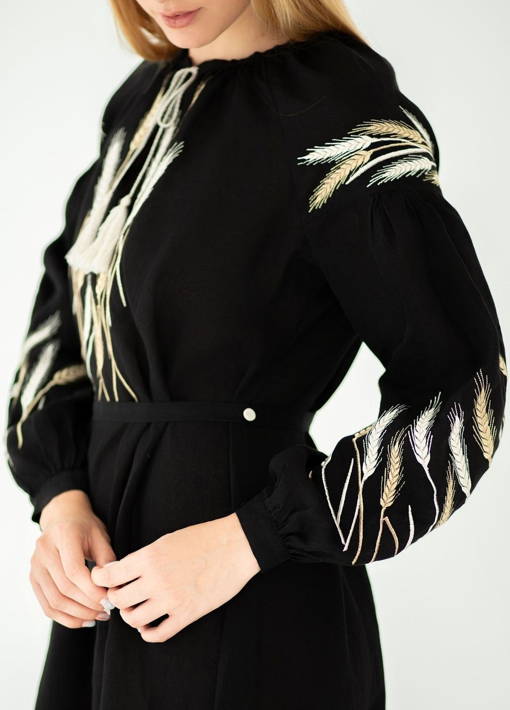 Чорна сукня жіноча чорна Едельвіка з українською символікою