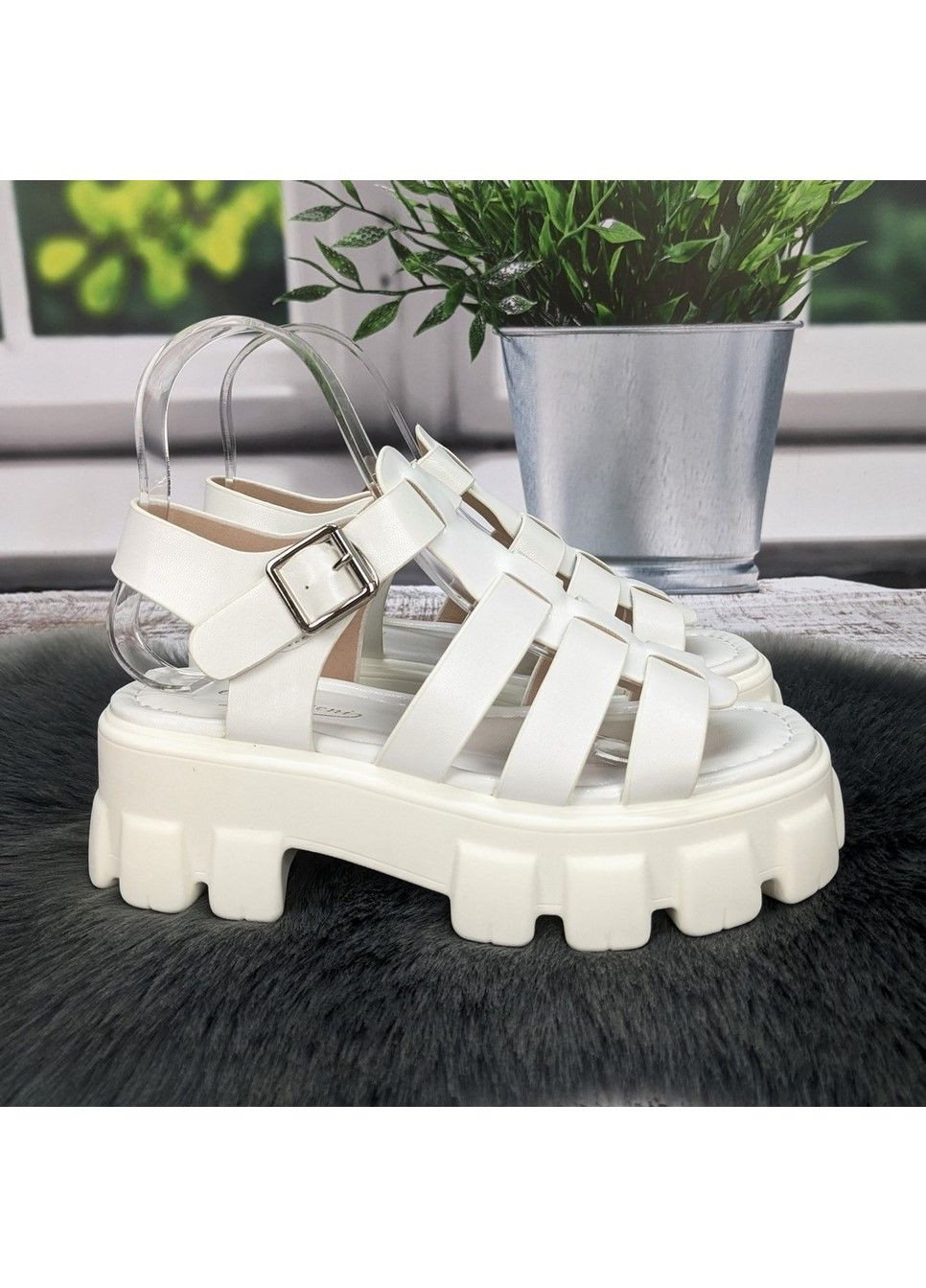 Белые босоножки женские Fashion с ремешком