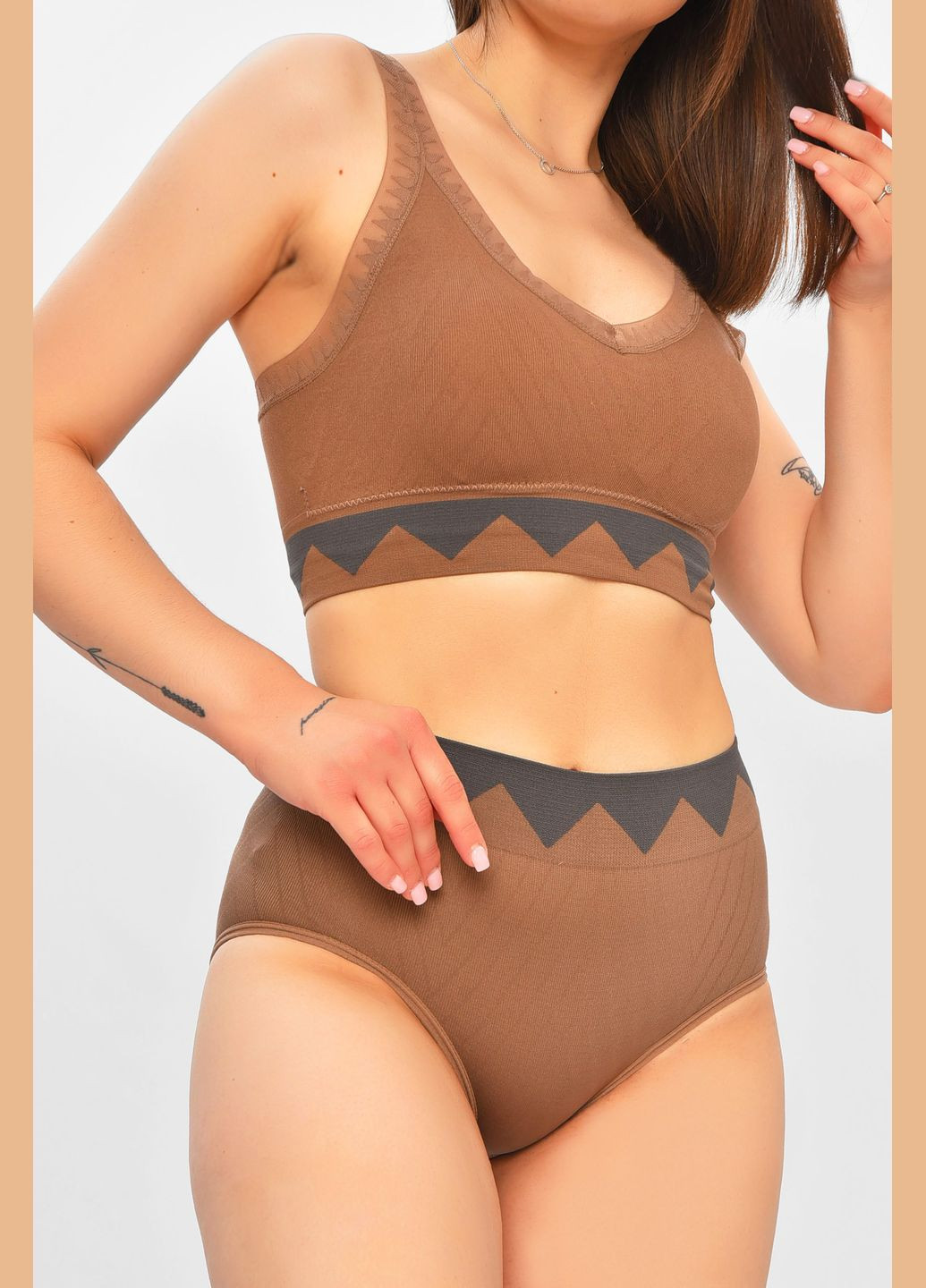 Коричневий демісезонний комплект жіночий коричневого кольору чашка в Let's Shop