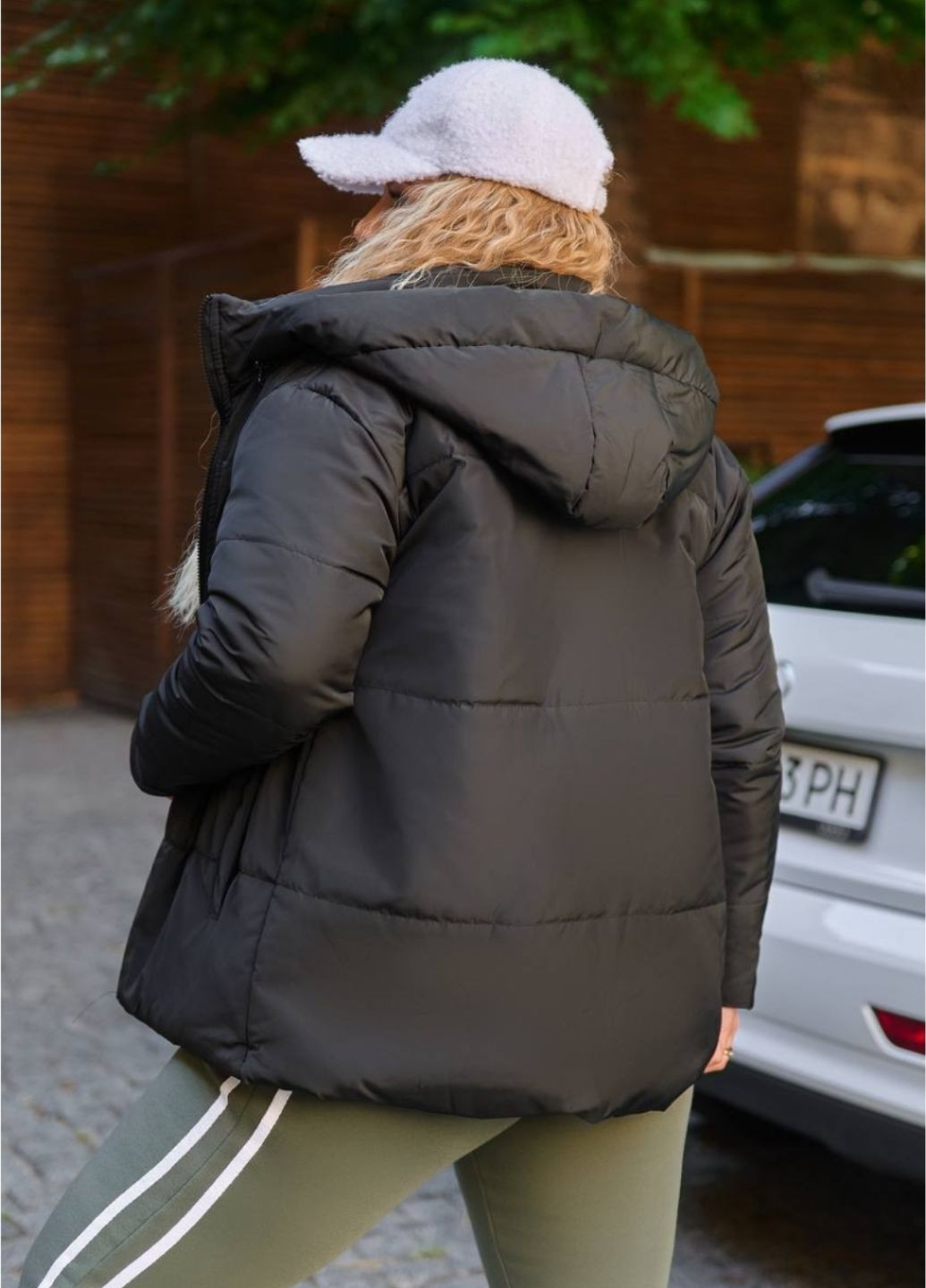 Черная демисезонная женщина куртка с утеплителем No Brand