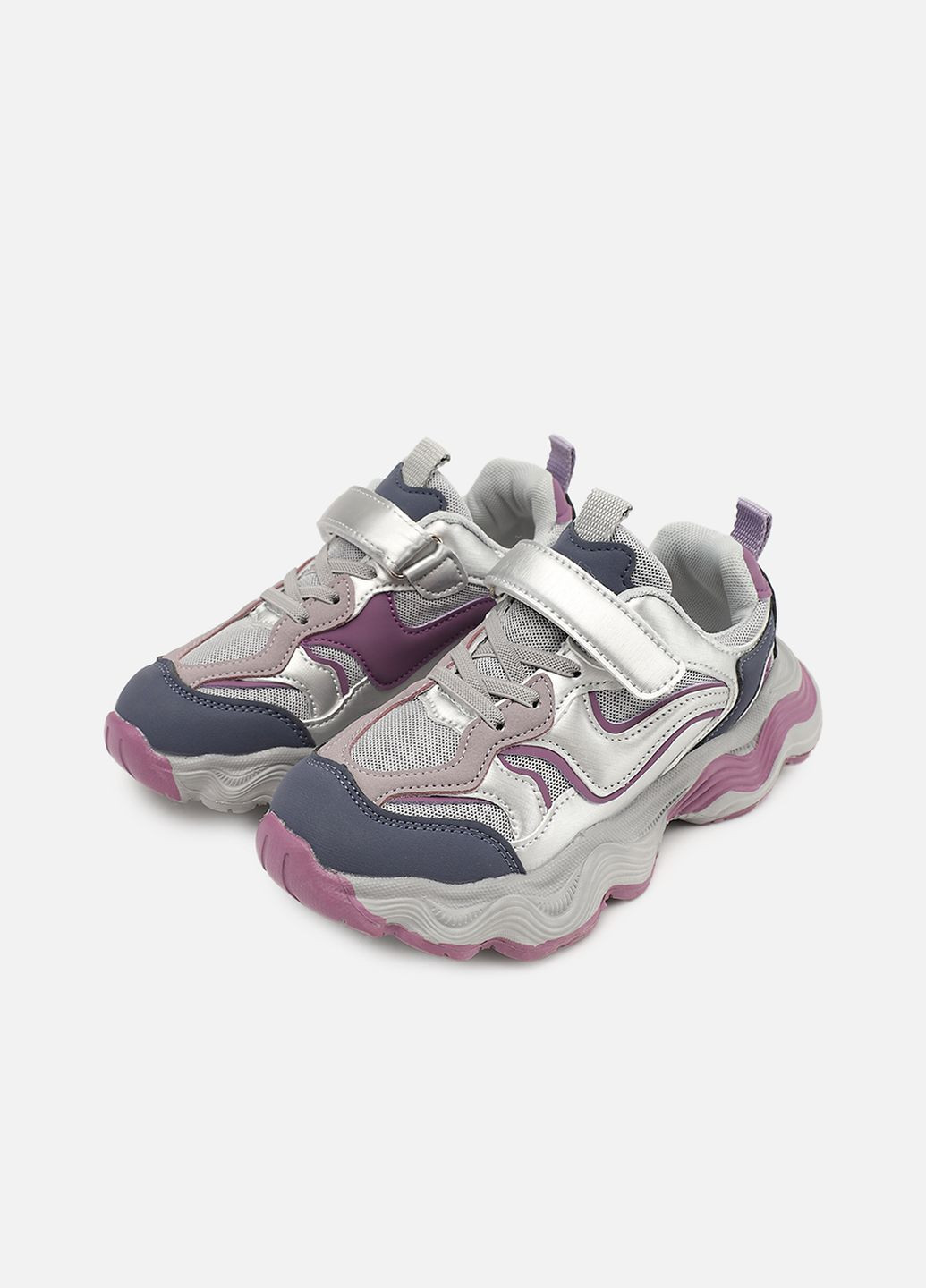 Срібні осінні кросівки для дівчинки, на пласкій підошві колір срібний цб-00273819 Kimboo