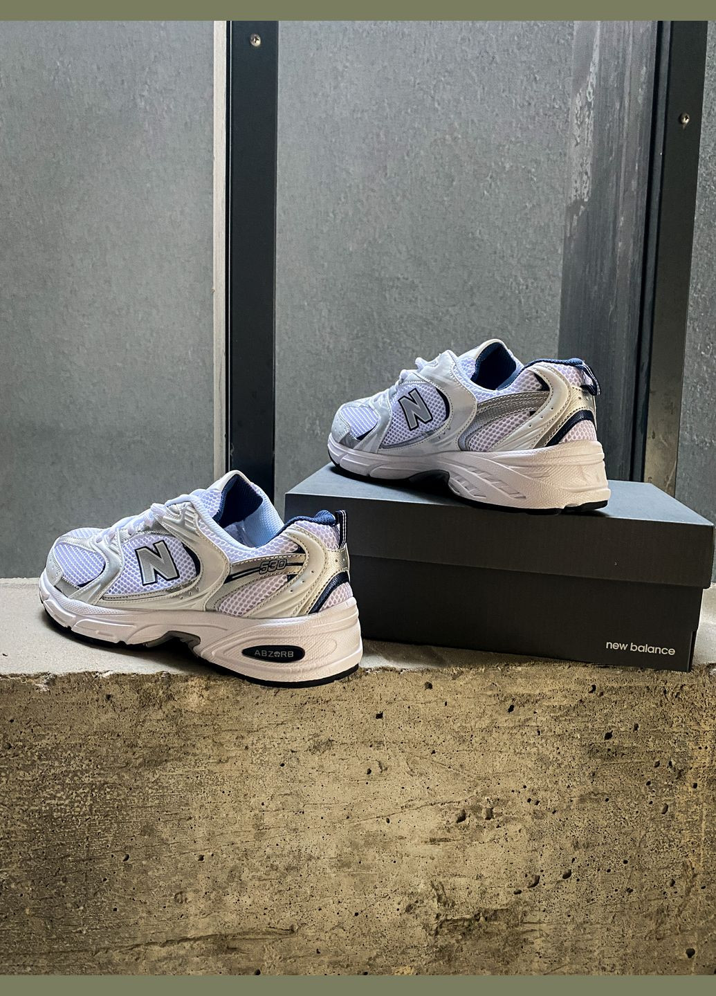 Білі Осінні кросівки чоловічі і жіночі new balance 530 white gray | нью беланс 530 білі сірі No Brand