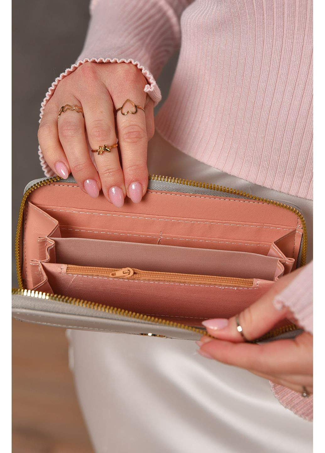 Гаманець жіночий з екошкіри сірого кольору Let's Shop (370705682)