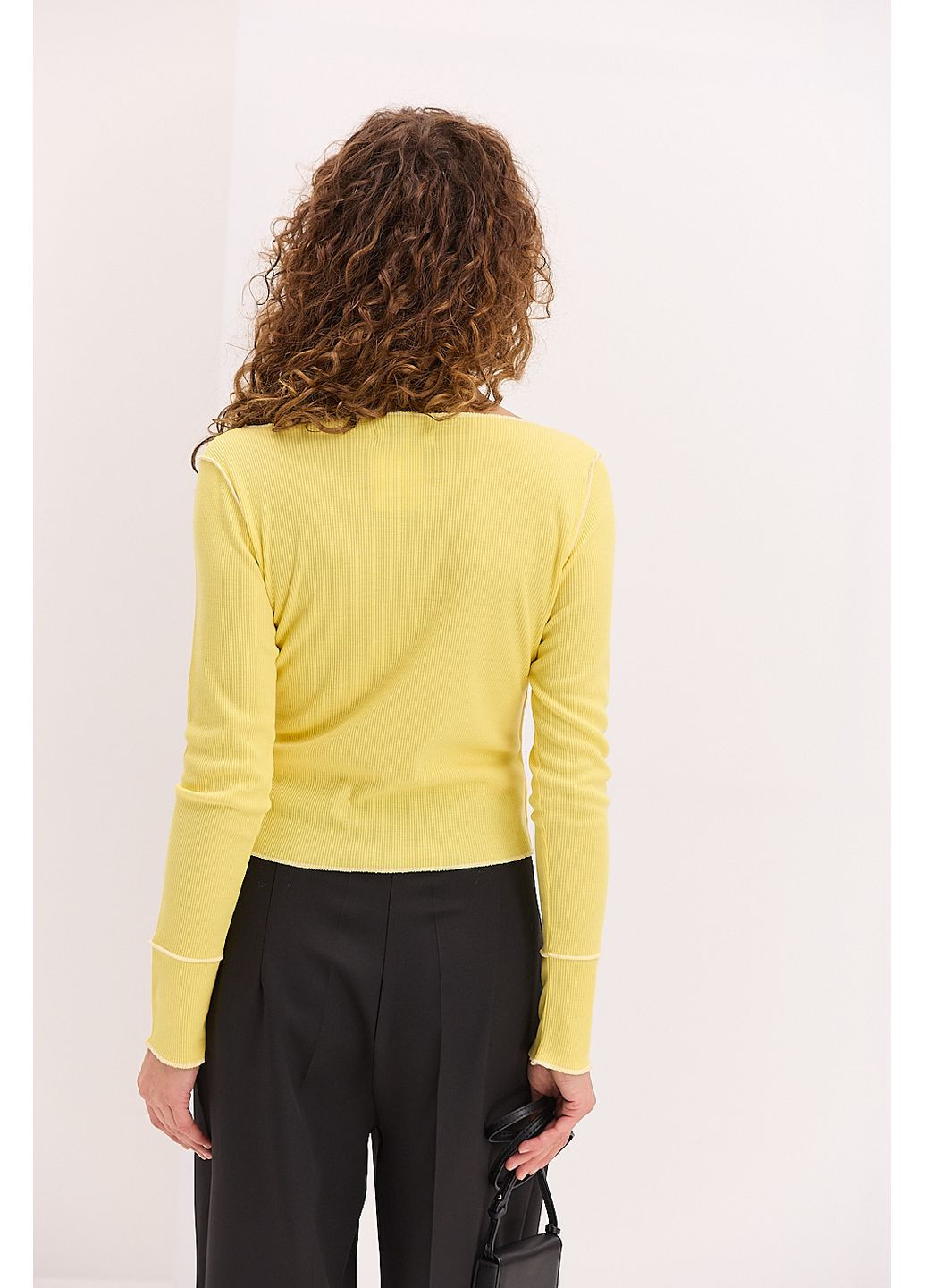 Женский лонгслив в розовый рубчик со швами наизнанку Arjen (361056825)