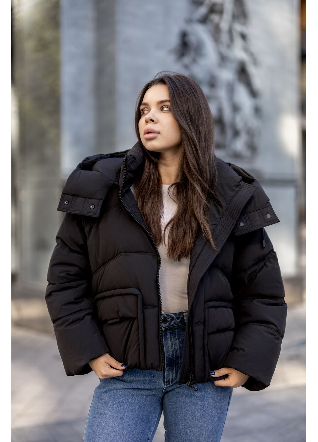 Чорна зимня жіноча зимова коротка куртка oversize 75362 Towmy