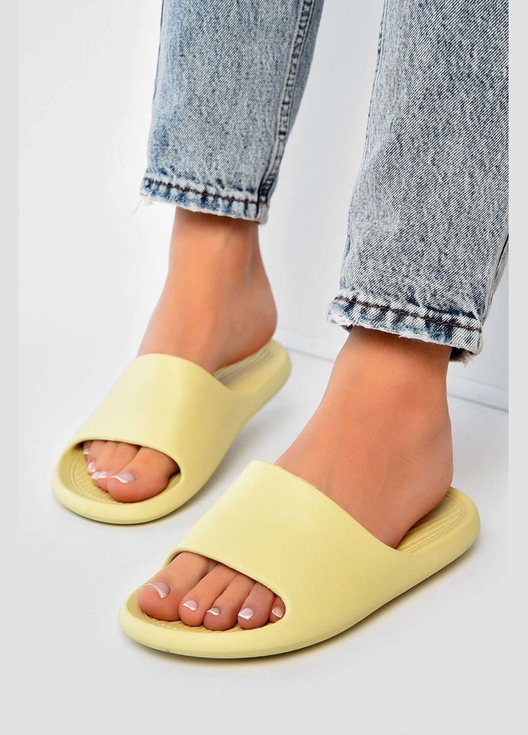 Шльопанці піна жіночі салатового кольору Let's Shop (336708559)