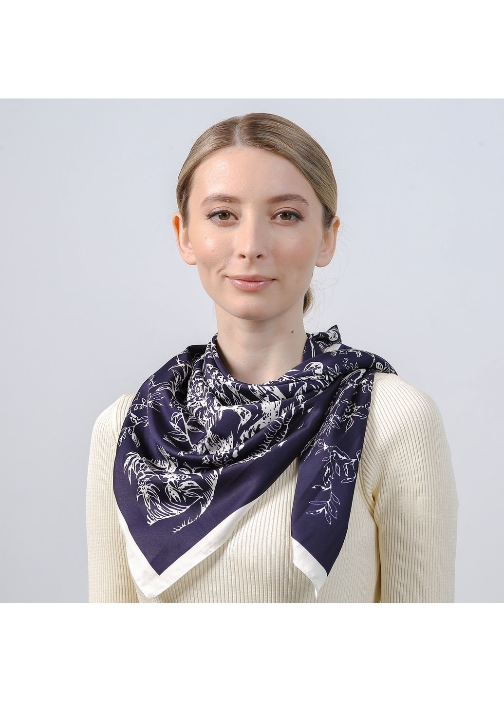 Хустка жіноча з принтом атлас різнокольорова ТЕРНІ LuckyLOOK 752-856 (324741757)