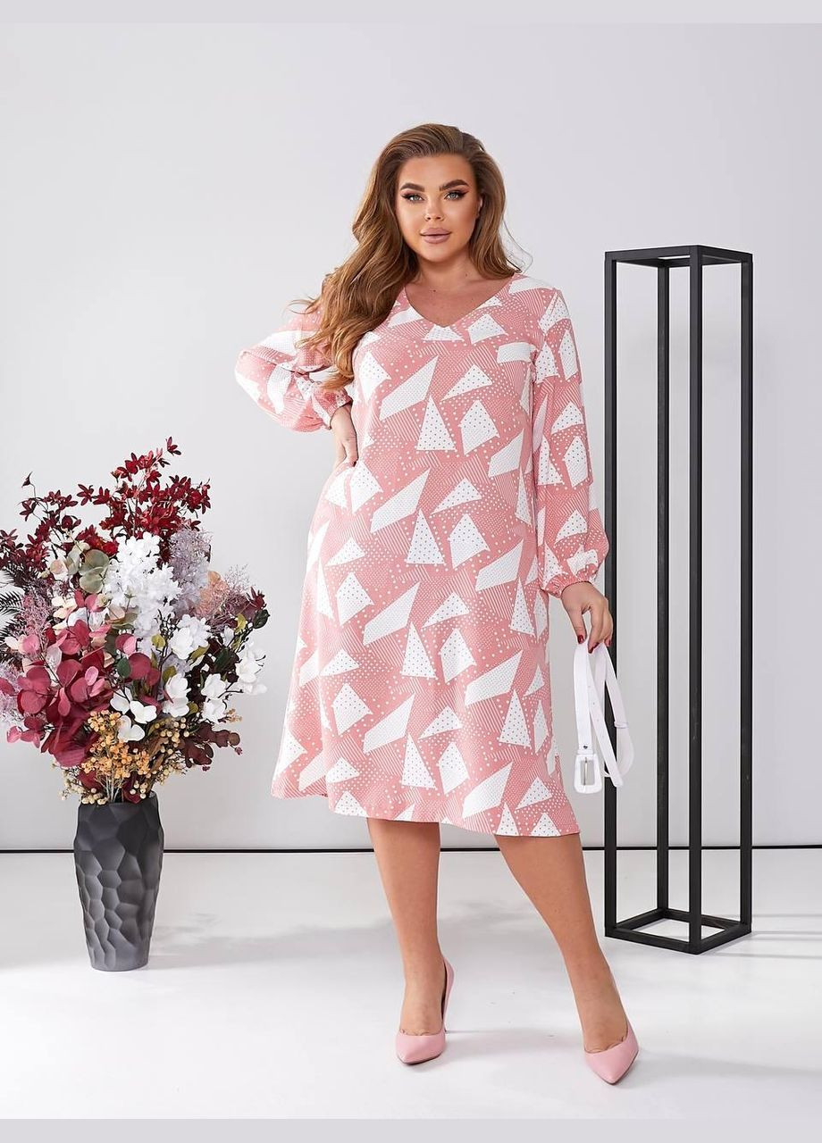 Розовое кэжуал платье "креативный шик" с длинным рукавом sf-255 розовый, 54-56 Sofia с геометрическим узором