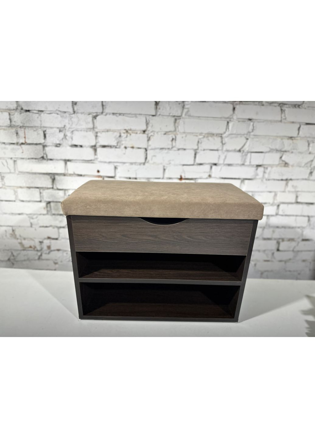 Банкетка для обуви в прихожую. Верхняя часть открывается. ДСП Венге. Ткань какао. Шириной 80см. No Brand (369559565)