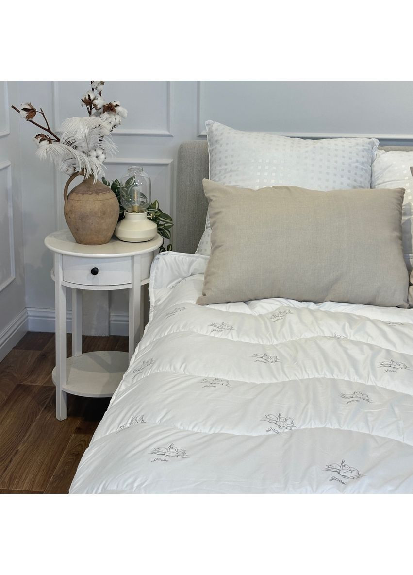 Ковдра двоспальна стьобана Soft Лебяжий пух 21425 170x210 см біла Viluta (365963964)