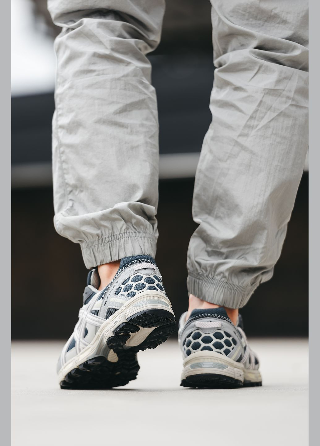 Серые всесезонные кроссовки мужские и женские asics gel-kahana 8 grey | асикс гель-кахана 8 серые No Brand